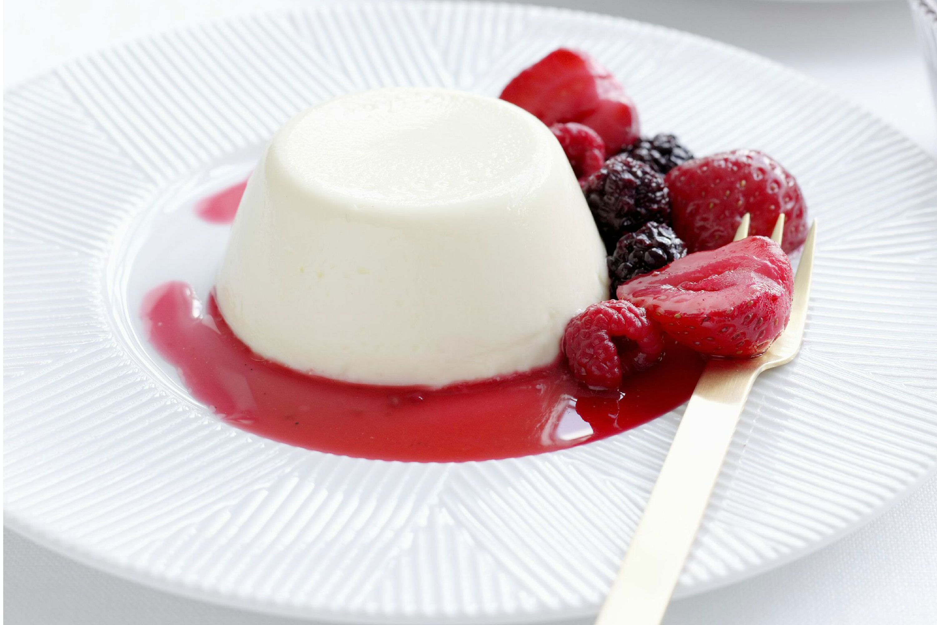 Rosewater Panna Cotta with Berries- A Creamy Delight Rosewater Panna Cotta with Berries- A Creamy Delight