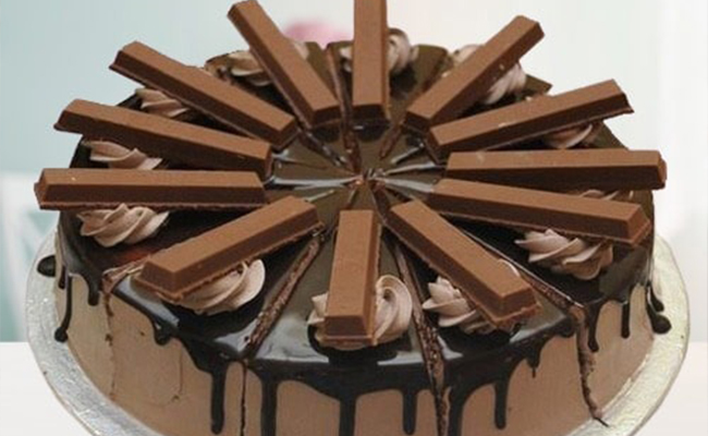 Chocolate KitKat Cake