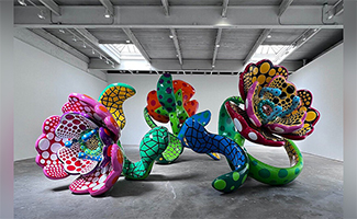 Yayoi Kusama’s Flowers that Bloom at Midnight