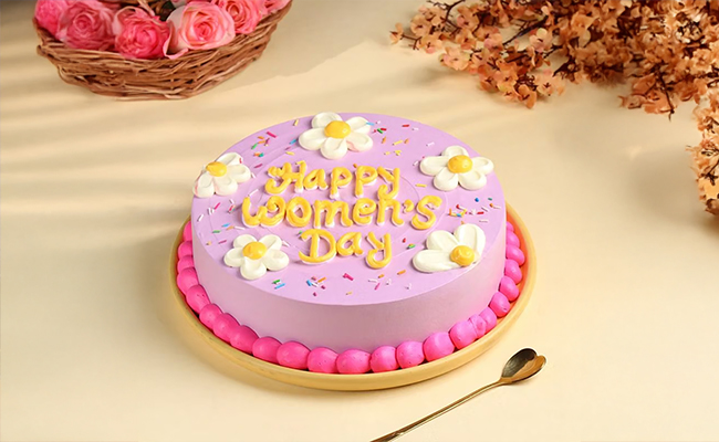 Blooming Daisies Women’s Day Cake