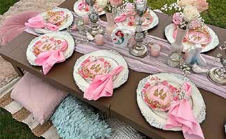 The Stole Tablecloth