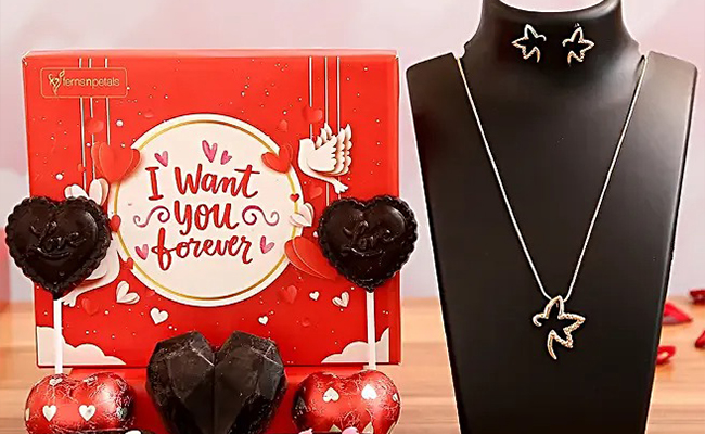 Chocolates with Jewellery Combo