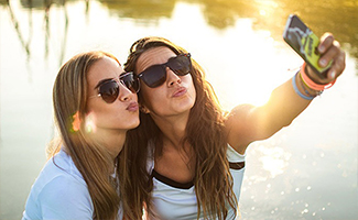 Capture the Day with a Friendship Photoshoot