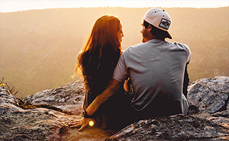romantic getaway new year gifts for boyfriend