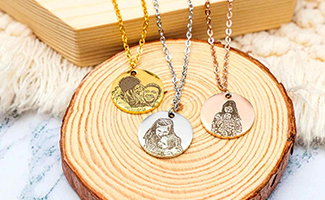 Thoughtful customised gifts for women